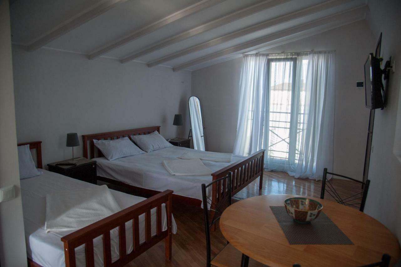 Cozy Guest House In Old 巴统 外观 照片