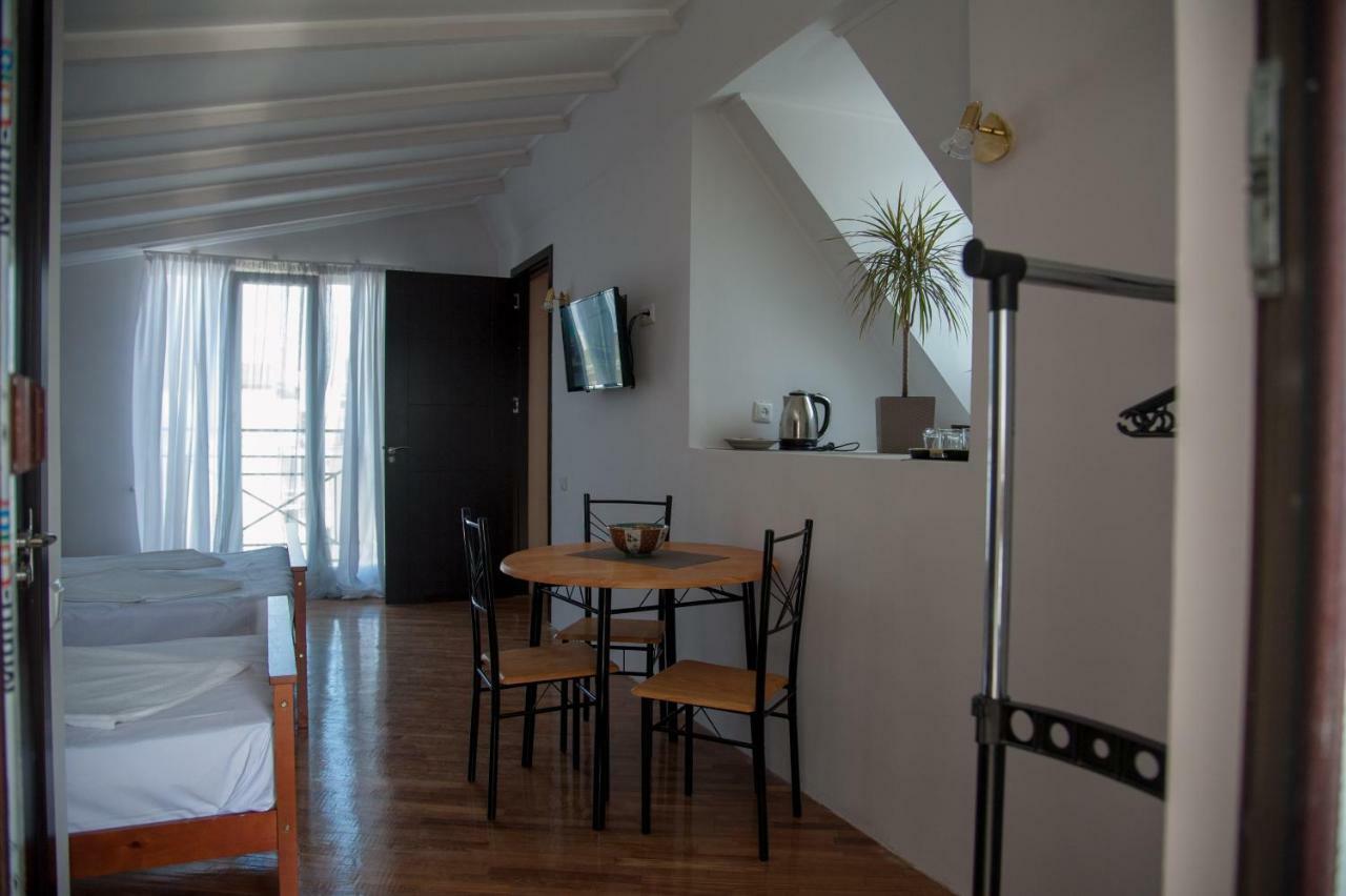 Cozy Guest House In Old 巴统 外观 照片