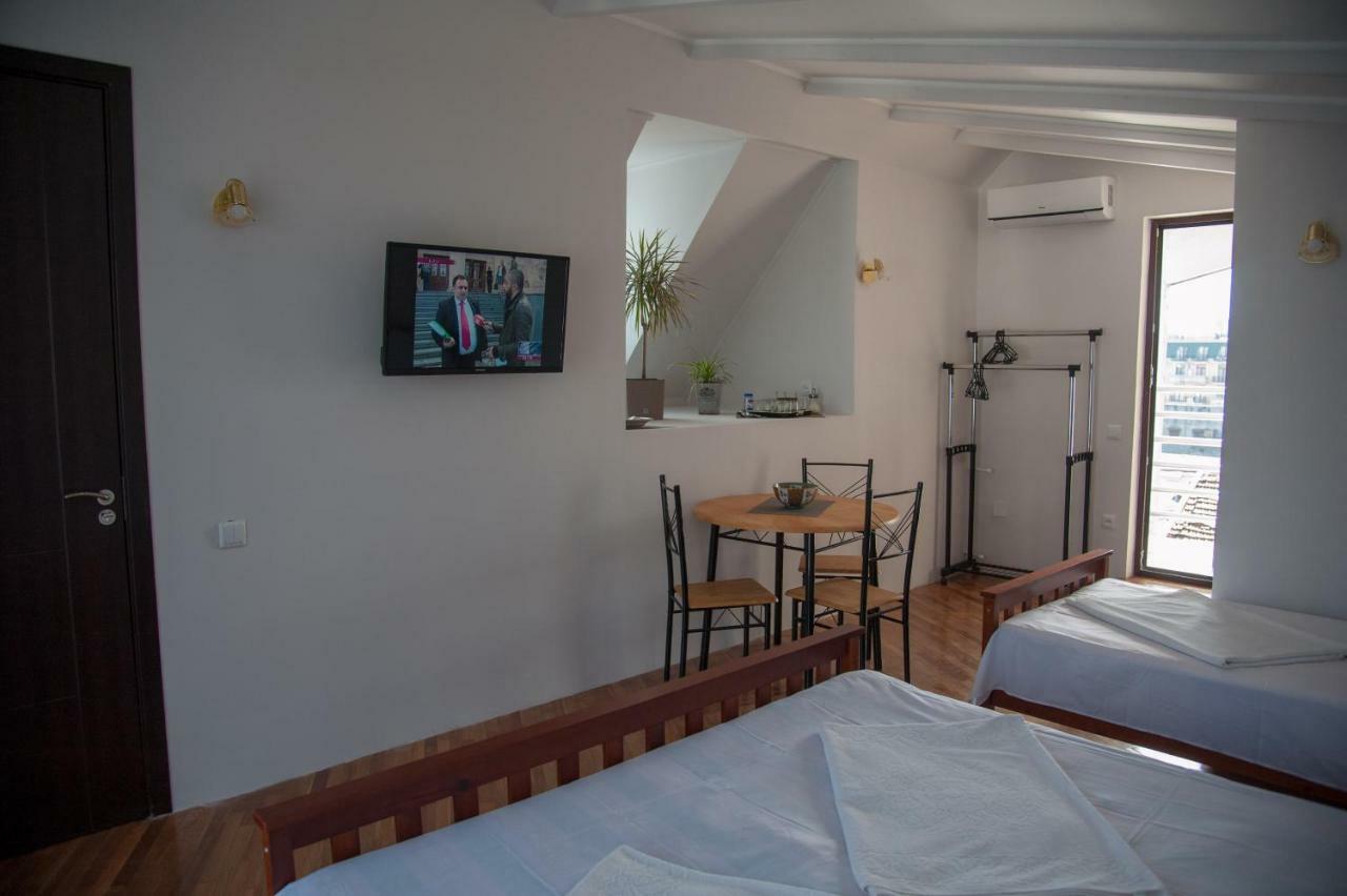 Cozy Guest House In Old 巴统 外观 照片