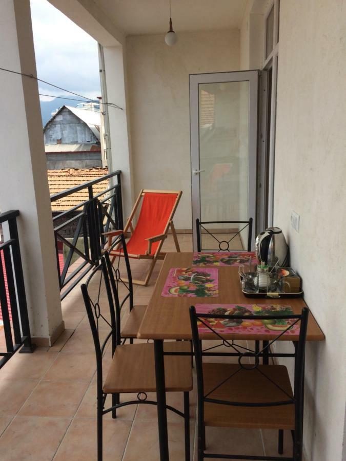 Cozy Guest House In Old 巴统 外观 照片
