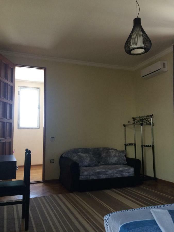 Cozy Guest House In Old 巴统 外观 照片